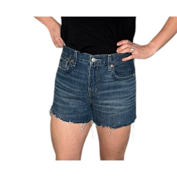 LEVIS Medium‎ Wash Denim Low Pro Straight Shorts Women's Size 26 NWT Frayed Hems - Picture 8 of 10